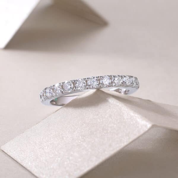 moissanite wedding rings
