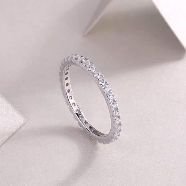 custom moissanite wedding rings